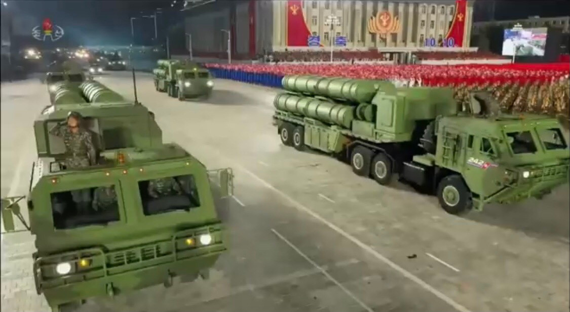 Việc Triều Tiên công bố tổ hợp tên lửa phòng không tầm xa mới vừa qua cho thấy họ đã có một bước tiến cực kỳ dài chỉ sau 10 năm, những công nghệ từ KN-06 đến nay đã phát triển một cách vượt bậc và đạt trình độ đỉnh cao, có thể sánh với các cường quốc quân sự hàng đầu. Khung gầm xe phóng được thiết kế hoàn toàn mới, chắc chắn và hầm hố, cùng với đó là 4 ống phóng tên lửa làm người ta liên tưởng ngay tới tổ hợp S-400 hiện đại của Nga.