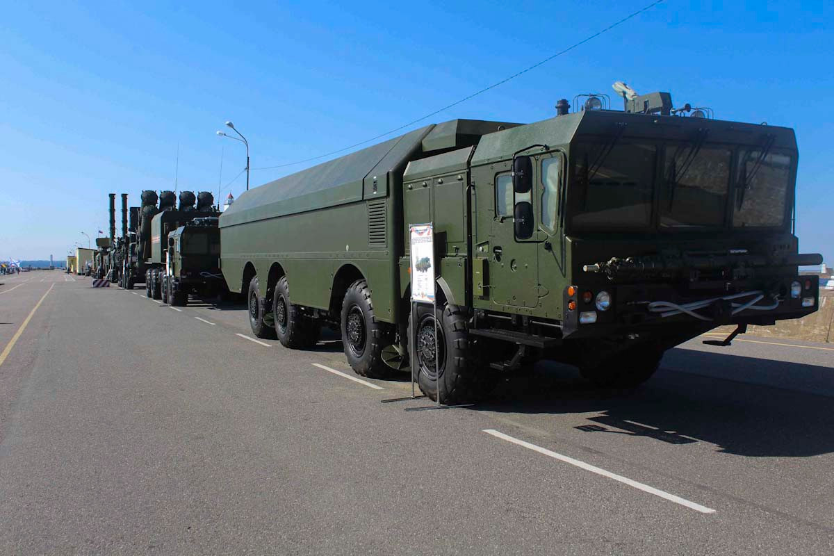 Thứ hai, hệ thống tên lửa đất đối hải K-300P Bastion-P. Uy lực của tổ hợp tên lửa bờ di động mới và hiện đại nhất của Nga đã được chứng minh. Ảnh: Hệ thống K-300P Bastion-P - Nguồn: Wikipedia.