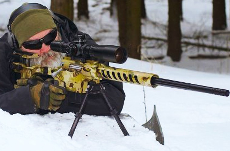 Súng bắn tỉa DVL-10, ban đầu được chế tạo theo yêu cầu của các đơn vị chống khủng bố, chủ yếu hoạt động ở các khu vực đô thị, nên không được thiết kế như một giải pháp phù hợp cho tất cả, mà là thích ứng với nhu cầu của người lính hoặc đơn vị.