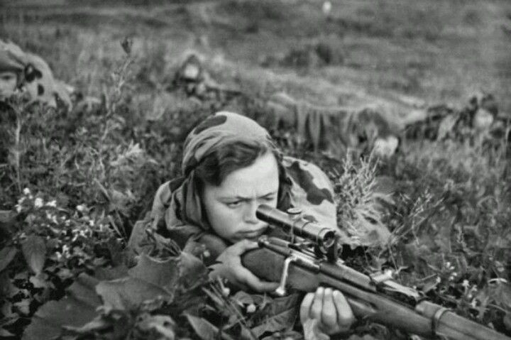 Lính bắn tỉa Nga từ lâu đã trở thành chủ đề huyền thoại, được ca ngợi vì đã giúp bảo vệ Tổ quốc Nga khỏi những kẻ xâm lược trong Thế chiến thứ hai; và hiện nay, họ vẫn là một trong những "xạ thủ" chết chóc nhất trên thế giới.