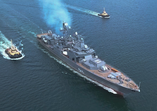 Có thể nói rằng tàu Nguyên soái Shaposhnikov đã có tuổi đời lên tới 35 tuổi nhưng với một khung thân tàu được thiết kế vô cùng tốt khiến cho nó có nhiều khả năng nâng cấp, cải tiến sức mạnh để phù hợp, đáp ứng tốt nhu cầu chiến tranh hiện đại. Nga hiện đang vận hành 8 chiếc thuộc lớp Udaloy này, do đó nếu cả 7 chiếc còn lại đều được nâng cấp tương tự sẽ làm cho đội tàu này có một vị thế không thể xem thường. Ảnh: Chiếc Nguyên soái Shaposhnikov được tàu lai dắt ra biển trong cuộc thử nghiệm.