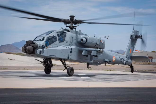 Với đơn giá 930 triệu USD cho 6 chiếc AH-64E Apache (tương đương 155 triệu USD/chiếc) là một mức giá "trên trời", đắt gấp 3 lần các sản phẩm tương tự; phải chăng New Delhi đang gặp phải một chuyến đi buôn lỗ vốn khi quyết định làm ăn với người Mỹ. Ảnh: Trực thăng AH-64E Apache mà Ấn Độ mua của Mỹ - Nguồn: Sina