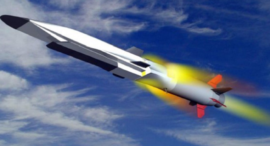 Đứng đầu trong danh sách tên lửa chống hạm là tên lửa Zircon của Nga, được đưa vào trang bị vào năm 2019; loại tên lửa này đã khôi phục hoàn toàn vị trí hàng đầu của Nga về khả năng tên lửa hành trình chống hạm, nó sẽ được sử dụng để thay thế các tên lửa P-700 và Kh-22 của Nga được trang bị từ thời Chiến tranh Lạnh. Nguồn ảnh: QQ.