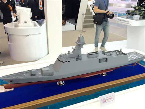 Thứ ba là lý do quan trọng nhất, Nhật Bản đã đồng ý chuyển giao một số công nghệ để Indonesia chế tạo khinh hạm 30FFM. Theo cách này, Indonesia chỉ cần trả 3 tỷ USD để có được 8 khinh hạm 30FFM, trong đó 4 chiếc được mua nguyên chiếc và 4 chiếc còn lại được đóng tại Indonesia. Đây chắc chắn là một cám dỗ rất lớn đối với Indonesia. Ảnh: Đồ họa khinh hạm lớp 30FFM - Nguồn: Wikipedia.