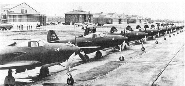 Trong Chiến tranh thế giới thứ hai, một số lượng đáng kể phi công xuất sắc của quân đội Liên Xô đều là phi công lái P-39. Tương tự, với tư cách phi công giỏi thứ tư của Không quân Đồng minh, Đại úy Grigory Rechkalov từng hai lần “Anh hùng Liên Xô”, đã lập được 58 chiến công, trong đó bắn rơi 44 máy bay địch bằng P-39 do anh cầm lái.