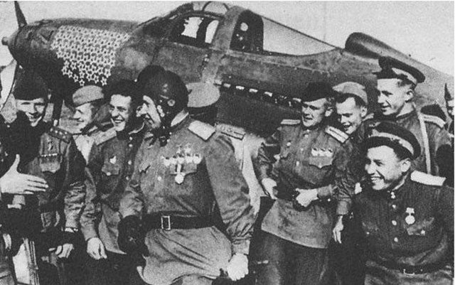 Minh chứng rõ nhất về hiệu suất chiến đấu của máy bay chiến đấu P-39 là phi công xuất sắc của Liên Xô, Đại tá Alexander Pokreshkin, người đã lái chiếc P-39 và lập công xuất sắc. Ông là phi công thứ hai của các quốc gia Đồng minh trong Thế chiến thứ 2, bắn rơi được nhiều máy bay địch, chỉ xếp sau phi công Richard Ira Bong của Quân đội Mỹ.