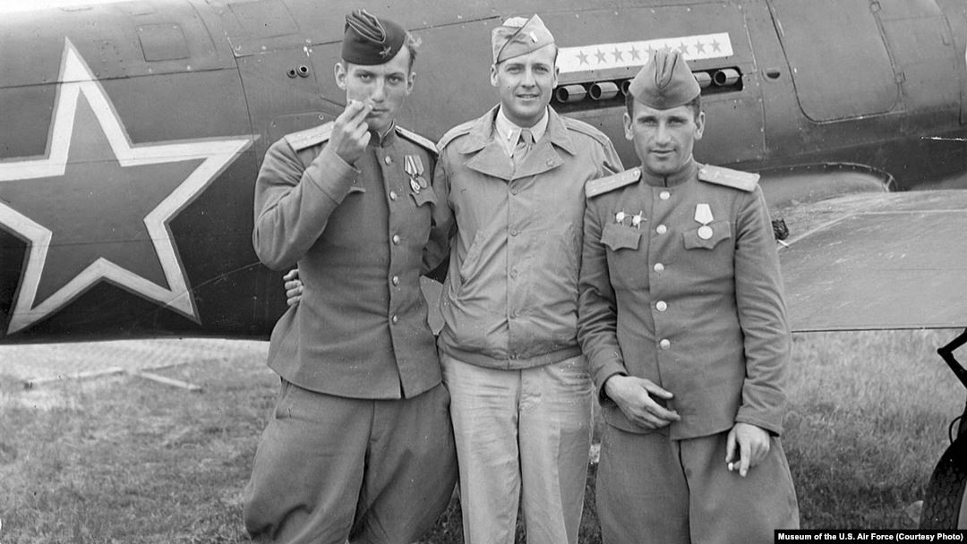 Một điều thuận lợi đó là, hầu hết lái máy bay chiến đấu P-39 ở Liên Xô, đều là phi công xuất sắc; những phi công Liên Xô đã nghiên cứu kỹ tính năng của P-39 và có thể phát huy hết hiệu quả chiến đấu của nó. Do đó, chiếc P-39 bị Mỹ ghẻ lạnh, nhưng trong tay của Liên Xô, nó trở thành một vũ khí không chiến cực kỳ lợi hại.