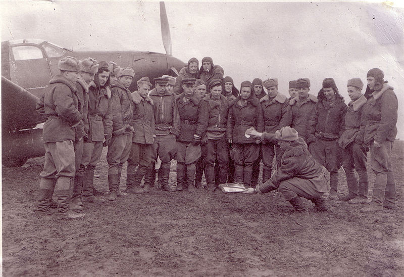 Vì lý do này, Pokreshkin cũng đã xây dựng một bộ chiến thuật tác chiến đặc biệt, cho riêng loại máy bay này, dựa trên các đặc điểm của chiến đấu cơ P-39, và mở rộng ra cho cả Lữ đoàn của ông.