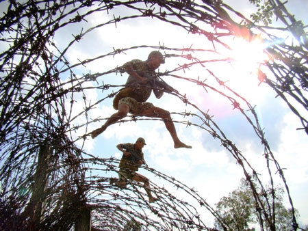 Biên chế bộ đội Đặc công Việt Nam linh hoạt, hiệu quả cao và tinh gọn. Họ chú trọng độc lập chỉ huy, độc lập hành động, trong chiến đấu thường không có liên lạc và hỗ trợ từ cấp trên, cũng không hỗ trợ lẫn nhau.