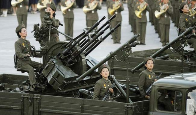 Hệ thống phòng không tầm thấp của Triều Tiên cũng khá mạnh, ngay cả khi các hệ thống mà Bình Nhưỡng khai thác đều đã lâu năm. Kashin nói: “Ở độ cao thấp, Triều Tiên sở hữu hệ thống phòng không dày đặc gồm các loại tên lửa phòng không cầm tay (MANPAD) và rất nhiều pháo phòng không có cỡ nòng từ 23 đến 57mm. Ảnh: Hệ thống phòng không tầm thấp của Triều Tiên - Nguồn: Wikipedia.