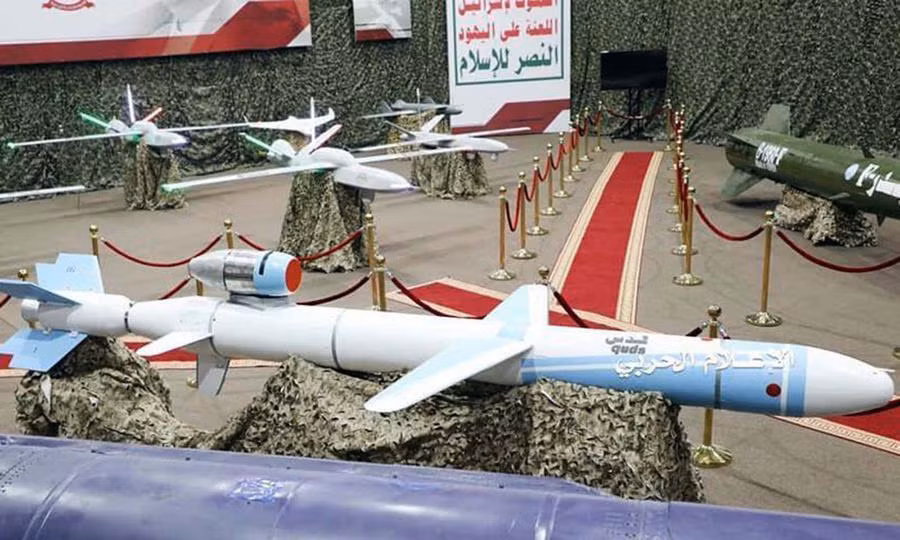 Việc ngăn chặn một tên lửa hành trình không phải là không thể, nhưng hiện tại chưa có hệ thống vũ khí nào được coi là hiệu quả, để có thể chống lại loại tên lửa hành trình bay bám địa hình. Ảnh: UAV và tên lửa hành trình nghi của Iran sản xuất, dùng tiến công nhà máy lọc dầu tại Saudi Aramco của Arab Saudi - Nguồn: AP