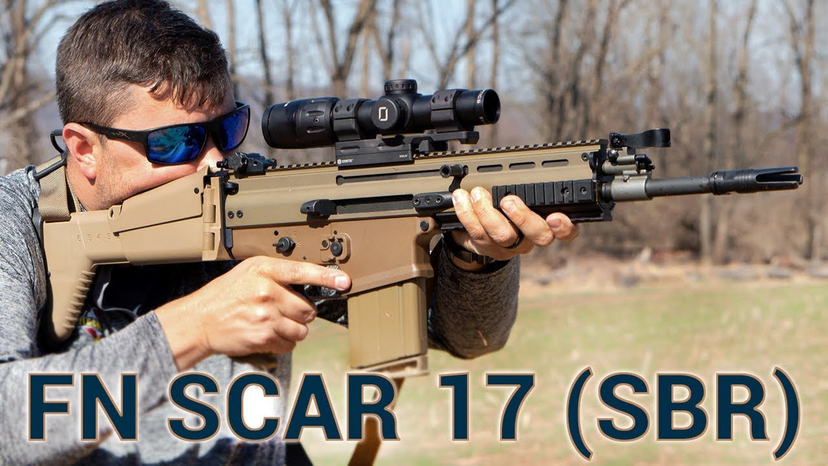 FN SCAR có thể thay nòng nhanh trong điều kiện chiến đấu. Phiên bản SCAR-L có thể sử dụng các hộp tiếp đạn của M16. SCAR-H sử dụng hộp tiếp đạn 20 viên. Ngoài ra phiên bản SCAR-H cũng sử dụng được hộp tiếp đạn của súng AK-47/AKM, sử dụng đạn 7,62x39 mm của Liên Xô; điều này rất quan trọng, đối với các lực lượng hoạt động phòng tuyến phía sau của đối phương.