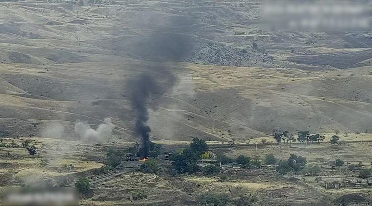 Mặc dù bị phía Azerbaijan phủ nhận đoạn video do Armenia công bố, cho rằng đây là một đòn tâm lý chiến do phía Armenia thực hiện; nhưng Quân đội Armenia cho rằng, phía Azerbaijan đang che đậy sự thật và đây là thiệt hại lớn nhất về quân số của Azerbaijan kể từ khi cuộc xung đột tại Naka bùng phát trở lại đến nay. Ảnh: UAV của Azerbaijan tiến công trận địa của Armenia - Nguồn: Sina