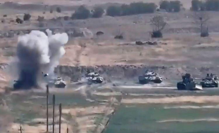 Thực tế diễn biến chiến trường từ khi nổ ra xung đột giữa hai bên cho thấy, phía Armenia chỉ bị thiệt hại do các UAV của phía Azerbaijan gây ra, chứ lực lượng lục quân nước này cũng chưa thực hiện được các chiến dịch chiếm đất; lực lượng phía Azerbaijan tham chiến với quân Armenia chủ yếu là lính đánh thuê Syria, do Thổ Nhĩ Kỳ "thuê" giúp Azerbaijan. Ảnh: Lính Azerbaijan bị Armenia tiêu diệt trong trận phục kích - Nguồn: Sina