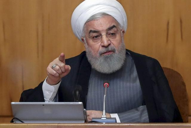 Trong một bài phát biểu trước công chúng, Tổng thống Iran Rouhani cho biết, Tehran đã vượt qua "cấm vận" và có thể mạnh dạn trao đổi vũ khí với các nước khác; Tổng thống Rouhani cũng nhấn mạnh, Iran không mua bán vũ khí giết người hàng loạt, tuân thủ các điều ước quốc tế về buôn bán vũ khí. Ảnh: Tổng thống Iran Rouhani - Nguồn: IRNA