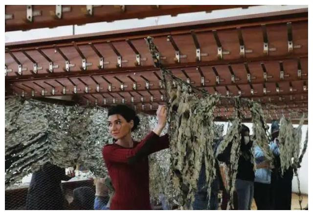 Cuộc xung đột tại Naka đã kéo dài gần hai tháng và ba cuộc đàm phán ngừng bắn đã thất bại. Tổng thống Nga Vladimir Putin đã đề cập trong bài phát biểu của mình rằng tổng cộng 5.000 binh sĩ của cả Azerbaijan và Armenia cùng nhiều dân thương đã thiệt mạng. Chính quyền Armenia và Azerbaijan cáo buộc nhau ném bom các mục tiêu dân sự.