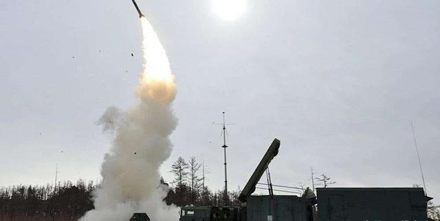 Sau khi xung đột giữa hai nước bùng nổ, Iran đã ngay lập tức triển khai các lực lượng phòng không và các lực lượng khác thực hiện nhiệm vụ chiến đấu. Vì vậy Iran có thể dễ dàng tiêu diệt UAV của Azerbaijan xâm phạm không phận. Ảnh: Lực lượng phòng không biên giới của Iran - Nguồn: Sina