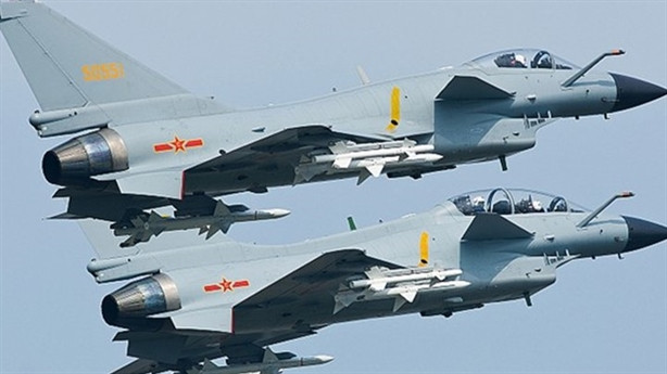 Đối với Trung Quốc, có thể việc bán máy bay chiến đấu J-10 trị giá vài tỷ USD cho Iran là một thương vụ mua bán vũ khí lớn; nhưng với tiềm lực kinh tế của Trung Quốc, vài tỷ USD có lẽ không đáng để xảy ra rạn nứt ngoại giao với các quốc gia Ả Rập; chắc chắn rằng, Trung Quốc sẽ không bao giờ "tham bát mà bỏ mâm".