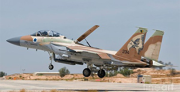 Màn trình diễn của Strike Eagle trong Chiến tranh vùng Vịnh đã khuấy động sự quan tâm của Israel. Trong bối cảnh "tứ bề thọ địch", Israel cần những máy bay tiến công tầm xa như F-15E, để có thể tiến công đến các quốc gia thù địch ở cách xa Israel như Iraq hoặc Iran. Đây sẽ là một vũ khí cần thiết để ngăn chặn, tiêu diệt các mối đe dọa từ trong trứng nước.