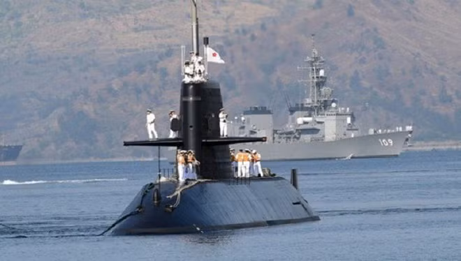 Tạp chí National Interest của Mỹ trước đó đã có bài viết cho rằng, JMSDF hiện là lực lượng trên biển mạnh nhất ở châu Á. Với sức mạnh từ tàu nổi, tàu ngầm và lực lượng không quân hải quân, Nhật Bản hy vọng có thể chống lại sức mạnh ngày càng gia tăng của Hải quân Trung Quốc. Ảnh: Một tàu ngầm lớp Shoryu của Nhật Bản. Ảnh: JMSDF.