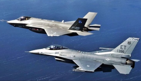 Với việc mở rộng hơn nữa dây chuyền sản xuất F-35, chi phí của chiếc chiến đấu cơ thế hệ 5 này sẽ giảm xuống, giúp nó có thể bỏ xa mọi đối thủ. Dự kiến trong vài năm tới, một số khách hàng mới sẽ đặt hàng F-35. Dưới đây là năm khách hàng tiềm năng của F-35.