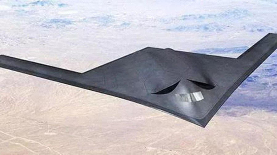 Còn trong báo cáo công bố hồi tháng 8, Bộ Quốc phòng Mỹ ước tính tầm bay của H-20 lên tới 8.500 km, có khả năng tấn công mục tiêu trên đảo Guam, vốn nằm trên "chuỗi đảo thứ hai". Tuy nhiên, một số chuyên gia quân sự cho rằng H-20 có thể bay xa đến 12.000 km, đủ sức xuyên qua chuỗi đảo thứ hai và có thể tiến công đến lãnh thổ Mỹ. Ảnh: Đồ họa máy bay H-20 - Nguồn: Sina