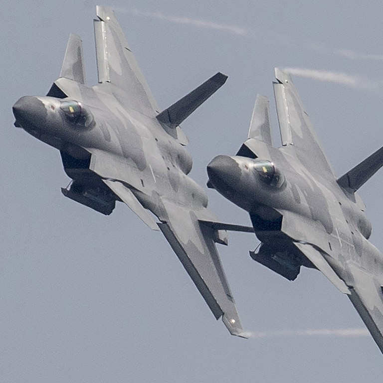 Với tiềm lực hiện tại của Trung Quốc, J-20 đã đạt được sự cân bằng hợp lý về chi phí, độ phức tạp trong thiết kế và hiệu suất tàng hình. Mối đe dọa mà chiếc máy bay này gây ra đối với máy bay tiếp dầu, máy bay trinh sát và máy bay cảnh báo sớm của Mỹ có thể buộc quân đội Mỹ phải có những hành động "chăm sóc" đặc biệt với J-20. Ảnh: Máy bay chiến đấu J-20. Nguồn: Sina