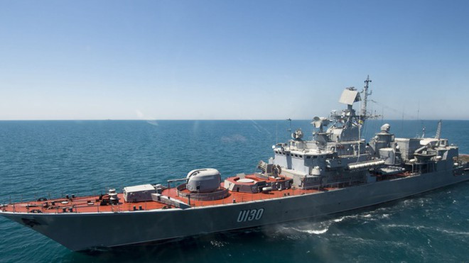 Dẫu vậy, Hải quân Ukraine cũng chẳng có điều kiện để thường xuyên vận hành con tàu to lớn này mà nó thường xuyên phải nằm tại cảng, cùng với đó là các cơ sở bảo trì bảo dưỡng lớn cho con tàu đều nằm tại bán đảo Crimea giờ đã nằm trong tay Nga, việc thiếu được chăm sóc định kỳ cũng sẽ làm ảnh hưởng rất lớn đến tuổi thọ của con tàu. Nguồn ảnh: BMDP.