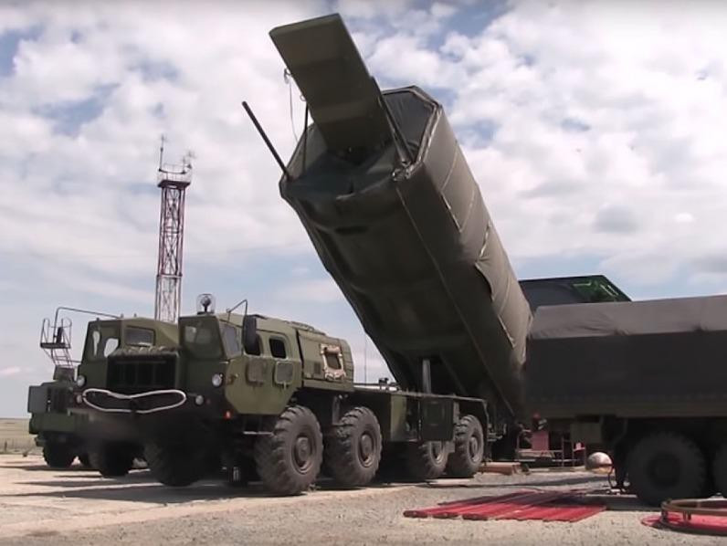 Lực lượng tên lửa chiến lược Nga, đã được trang bị loại tên lửa siêu vượt thanh Avangard vào năm 2019; tên lửa Avangard là một loại thiết bị bay siêu vượt thanh (HGV), được gắn trên tên lửa đạn đạo để phóng lên, trước khi tách ra bay theo lộ trình riêng.