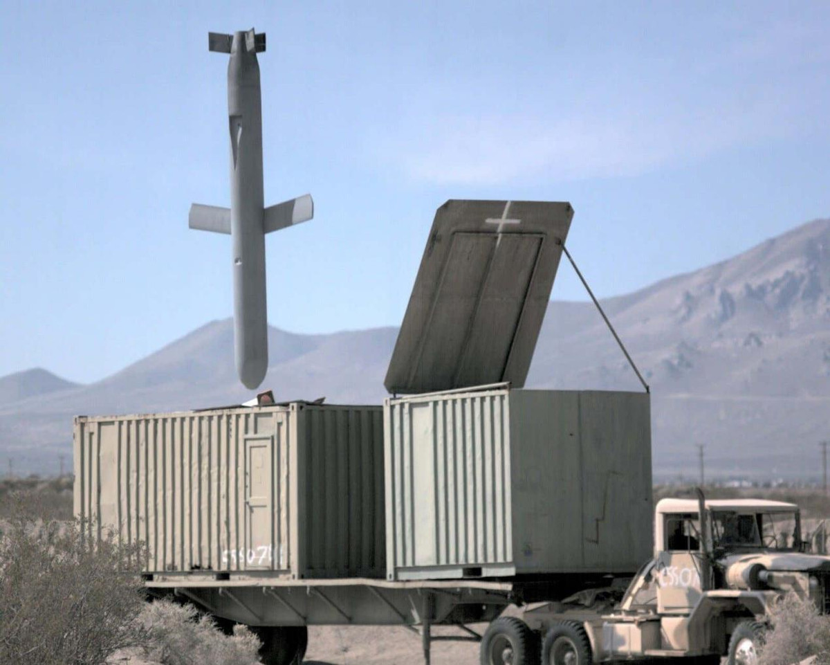 Tên lửa Tomahawk được đưa vào biên chế trong quân đội Mỹ từ năm 1983, mỗi quả trị tên lửa này có giá 1,45 triệu USD. Tên lửa Tomahawk đã tham gia hầu hết các hoạt động quân sự lớn của Mỹ từ đầu thập niên 1990 đến nay. Nguồn ảnh: USNI.