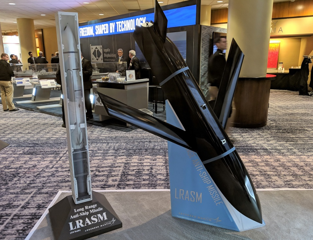 Trong Chiến tranh vùng Vịnh đầu những năm 1990, tên lửa hành trình Tomahawk đã trở nên nổi tiếng ngay từ trận đánh đầu tiên. Quân đội Mỹ đã phóng 228 tên lửa hành trình Tomahawk với tỷ lệ thành công 85%, làm tê liệt hệ thống phòng không của Iraq. Nguồn ảnh: USNI.