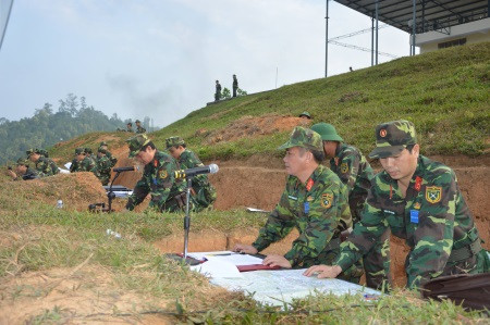 Có thể thấy, nhiệm vụ phòng thủ đất nước từ phía biển là một nhiệm vụ đặc biệt quan trọng, được quân đội ta chú trọng xây dựng phương án tác chiến một cách vô cùng bài bản, tổ chức nhiều lớp phòng thủ liên hoàn, từ gần đến xa, từ mạnh đến yếu. Ảnh: Công sự của cấp chỉ huy trong một cuộc diễn tập quân sự điển hình - Nguồn: QĐND.