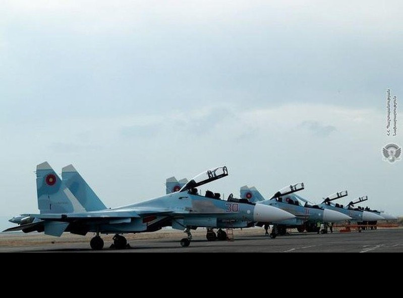 Năm 2019, Armenia ký hợp đồng đặt mua 4 chiếc Su-30SM của Nga, với ngân sách được rút từ tiền mua tên lửa phòng không tầm ngắn Tor. Số tiêm kích này dự kiến được bàn giao trong năm 2020, nhưng hợp đồng được tiến hành nhanh hơn kế hoạch và Yerevan nhận đủ 4 máy bay vào cuối tháng 12/2019.
