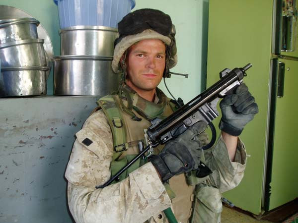 PM12 có cấu tạo nhỏ gọn, được chế tạo phần lớn bằng phương pháp dập nguội và có ít nhất các chi tiết chuyển động có thể; súng hoạt động theo nguyên lý phản lực; mặc dù trông hình dáng đơn giản, nhưng PM12 có giá thành tương đối cao. Mặc dù đã bị lạc hậu theo thời gian, nhưng mức độ phổ biến của khẩu PM12 khá cao, và nó sẽ tiếp tục phục vụ thêm một số năm nữa.