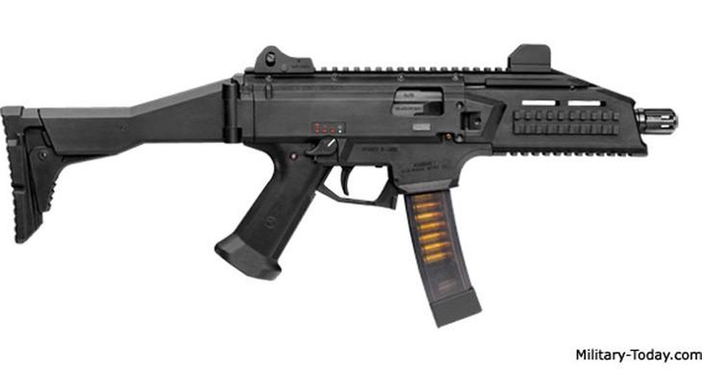 Khẩu EVO 3 có 3 chế độ bắn là phát một, liên thanh và tự động 3 phát; hộp tiếp đạn làm bằng nhựa mờ, có thể nhìn rõ số đạn bên trong, có sức chứa 20 hoặc 30 viên. Tầm bắn hiệu quả của súng là 100 mét, mặc dù nhà sản xuất tuyên bố, tầm bắn hiệu quả ở chế độ bán tự động lên đến 250 mét.