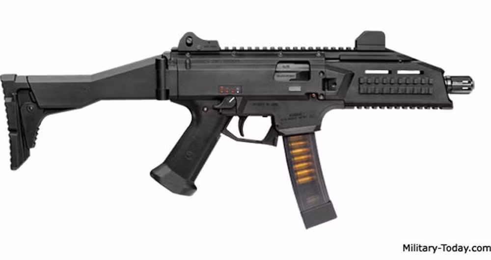 Khẩu EVO 3 có 3 chế độ bắn là phát một, liên thanh và tự động 3 phát; hộp tiếp đạn làm bằng nhựa mờ, có thể nhìn rõ số đạn bên trong, có sức chứa 20 hoặc 30 viên. Tầm bắn hiệu quả của súng là 100 mét, mặc dù nhà sản xuất tuyên bố, tầm bắn hiệu quả ở chế độ bán tự động lên đến 250 mét.