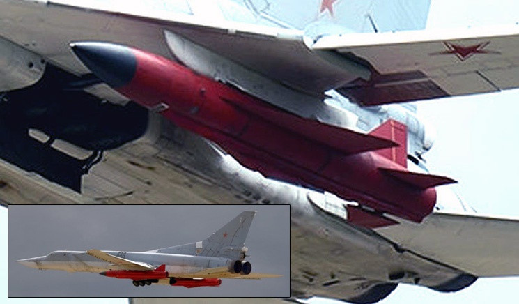 Theo các chuyên gia quân sự Nga cho biết, loại tên lửa này có mức độ hoàn thiện kỹ thuật cao. Sau khi được phóng đi, tên lửa Kh-32 đầu tiên sẽ leo lên trên và bay vào tầng bình lưu (phía trên tầng đối lưu của khí quyển trái đất), hành trình theo phương ngang ở độ cao 40 km tính từ bề mặt trái đất.