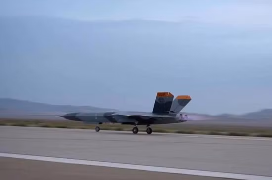 Cuộc thử nghiệm mặt đất trước đó đã được hoàn thành vào tháng 9/2020. Vào ngày 18/9, UAV 5GAT đã hoàn thành một loạt các hoạt động thử nghiệm mặt đất tại sân bay Michael. Ảnh: UAV mục tiêu 5GAT - Nguồn: Sina