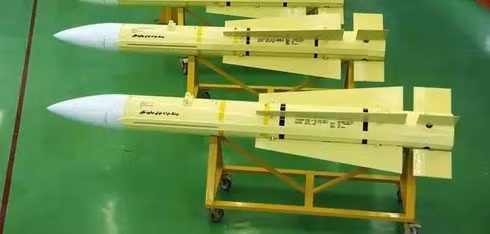 Theo Bộ trưởng Khatami, "kẻ thù" nhận ra rằng, Iran là một "cường quốc tên lửa" và là "một trong năm quốc gia hàng đầu thế giới" trong việc phát triển các phương tiện bay không người lái? Ảnh: Tên lửa không đối không Fakour-90 của Iran - Nguồn: Huanqiu