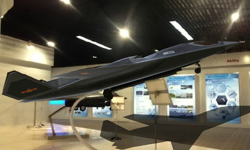 Dự án phát triển máy bay chiến đấu FX thoạt nhìn có vẻ lớn, nhưng nhà sản xuất quốc phòng lớn nhất Nhật Bản Mitsubishi Heavy Industries là người đứng đầu dự án FX, và những khoản chi cho R&amp;D khổng lồ của FX, sẽ được chia cho hơn 1.000 công ty Nhật Bản, nên mức độ rủi ro không lớn. Ảnh: Mô hình máy bay FX - Nguồn ảnh: Secretprojects.co