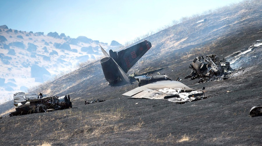 Những chiếc U-2 thời điểm đó có hệ thống cảnh báo radar chiếu xạ System XII, nhưng không được lắp bộ gây nhiễu hiện đại System XIII, do Mỹ lo ngại chúng rơi vào tay Trung Quốc. Nhưng do yêu cầu do thám tăng cao, buộc Mỹ đồng ý lắp System XIII, nhưng yêu cầu phi công Đài Loan không khởi động chúng, cho đến khi phát hiện mình bị radar tổ hợp S-75 bám bắt. Ảnh: Xác máy bay do thám U-2 bị Trung Quốc bắn rơi - Nguồn: Sina