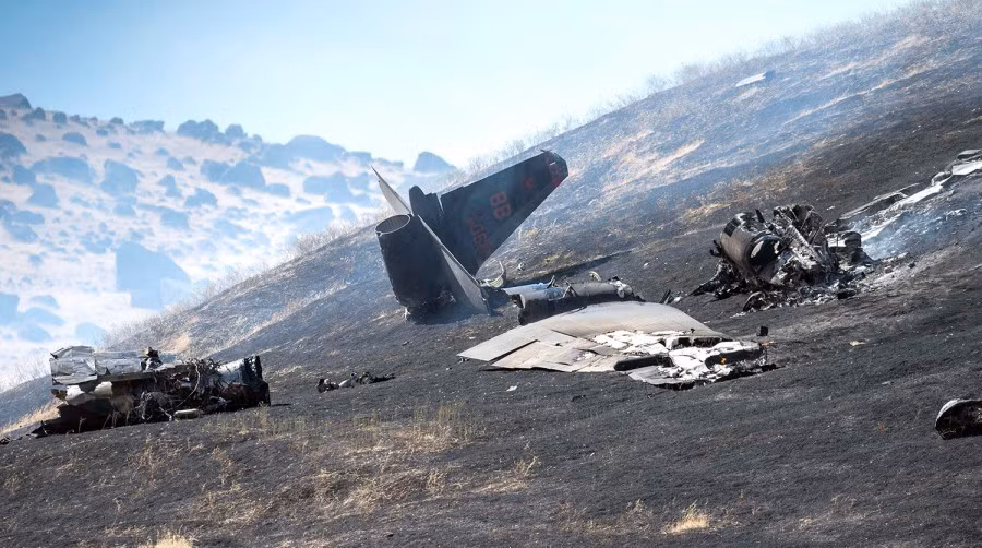 Những chiếc U-2 thời điểm đó có hệ thống cảnh báo radar chiếu xạ System XII, nhưng không được lắp bộ gây nhiễu hiện đại System XIII, do Mỹ lo ngại chúng rơi vào tay Trung Quốc. Nhưng do yêu cầu do thám tăng cao, buộc Mỹ đồng ý lắp System XIII, nhưng yêu cầu phi công Đài Loan không khởi động chúng, cho đến khi phát hiện mình bị radar tổ hợp S-75 bám bắt. Ảnh: Xác máy bay do thám U-2 bị Trung Quốc bắn rơi - Nguồn: Sina