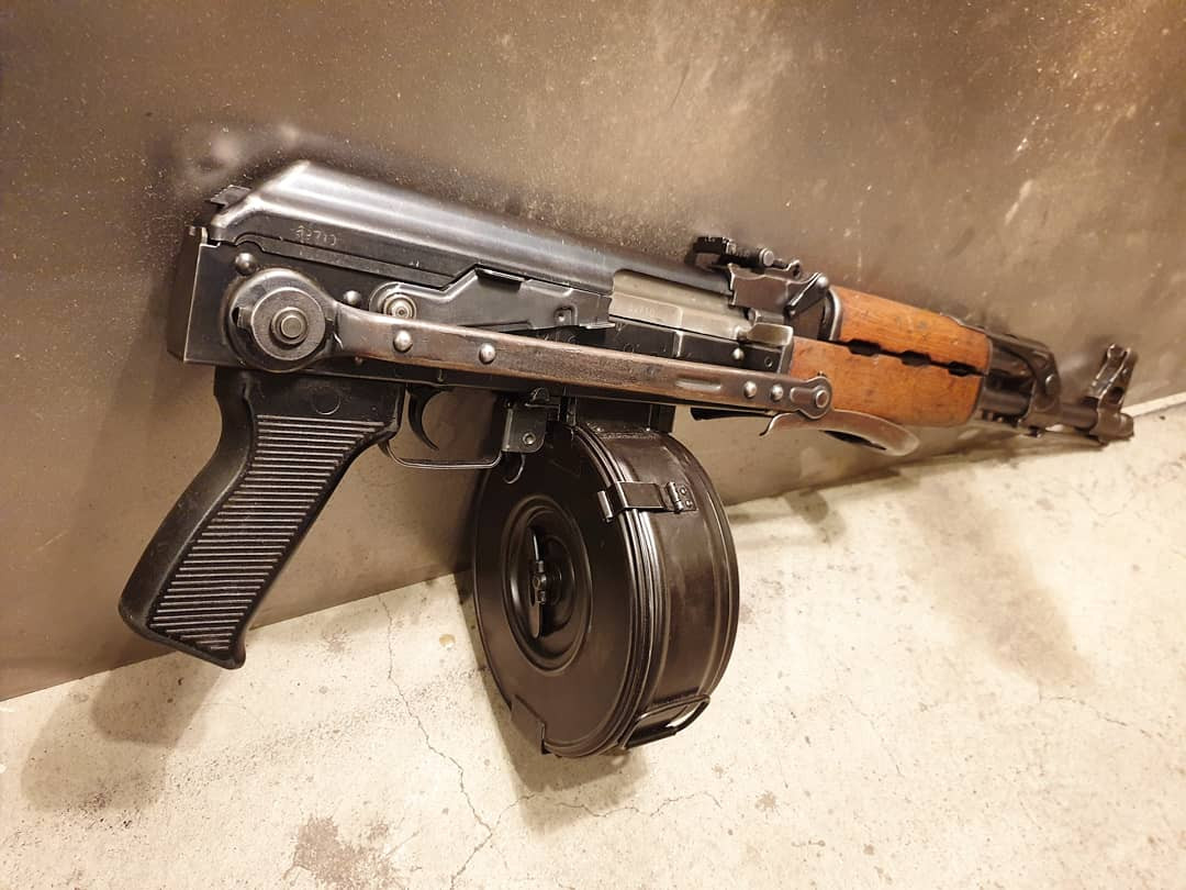 Zastava M70AB2 vẫn là súng trường tiêu chuẩn của quân đội Serbia và đã đạt được thành công lớn trên thị trường xuất khẩu. Một trong những khách hàng đáng chú ý là Iraq, quốc gia đã sử dụng M70AB2 và từ Chiến tranh Iran - Iraq cho đến ngày nay. Iraq thậm chí còn tạo ra một biến thể của M70 trong súng bắn tỉa Tabuk, một minh chứng cho độ chính xác và chất lượng của AK M70. Nguồn ảnh: Sina.