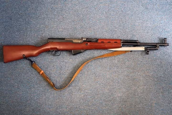 Mặc dù không được trọng dụng, nhưng khẩu CKC vẫn được tiếp tục được sản xuất ở Liên Xô để sử dụng trong các lực lượng tuyến sau và các đơn vị làm nhiệm vụ nghi lễ, cũng như xuất khẩu ra nước ngoài; đồng thời chuyển giao công nghệ sản xuất cho các quốc gia thân Liên Xô. Ảnh: Súng trường CKC do Trung Quốc chế tạo - Nguồn: Wikipedia.