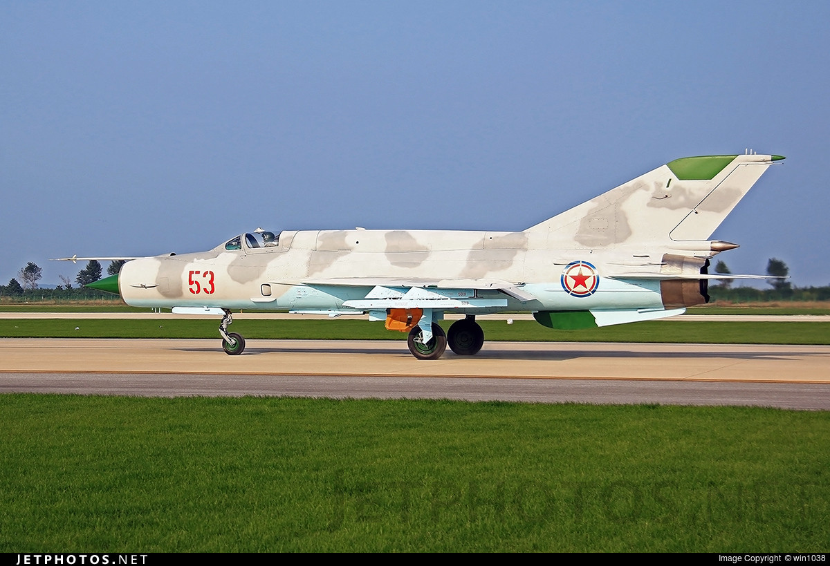 Tiêm kích giá rẻ JF-17 Block2 tích hợp nhiều công nghệ tương tự như J-10B nhưng trọng lượng nhẹ hơn, vận hành rẻ hơn và ít phải bảo dưỡng hơn. Kế nhiệm của nó là JF-17Block 3, được trang bị radar mảng pha và nhiều loại vũ khí tiên tiến hơn; đây là những mẫu máy bay rất hấp dẫn, để Không quân Triều Tiên lựa chọn hiện đại hóa.