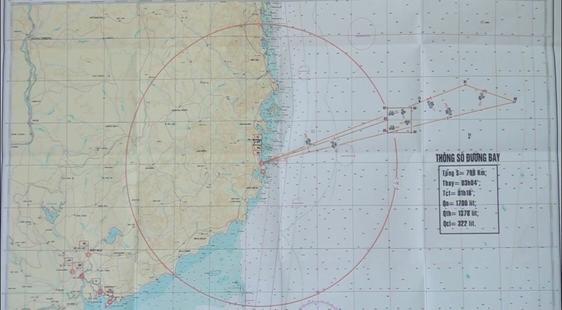 Theo thông tin ban đầu, vào chiều ngày 27/10 vừa qua, trong lúc đang tìm nơi neo đậu tránh siêu bão số 9 đã có 2 tàu cá của ngư dân tỉnh Bình Định mang số hiệu BĐ 93688TS và BĐ 97469TS bị phá nước và chìm ở vị trí cách cảng Cam Ranh khoảng 130 đến 170 hải lý. Ảnh: Thông số đường bay của thủy phi cơ DHC-6 tìm kiếm tàu cá bị nạn - Nguồn: Báo Hải quân.