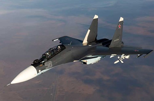 Nhưng chính hiệu suất vượt trội của Su-35, dễ dẫn đến sự mất cân bằng sức mạnh khu vực; một khi Iran được trang bị Su-35 chắc chắn sẽ gây ra phản ứng dữ dội từ Mỹ, Israel, Saudi Arabia và các nước khác, chắc chắn sẽ dẫn đến một vòng căng thẳng mới. Các biện pháp trừng phạt Nga cũng sẽ tiếp tục gia tăng, đây là kết quả mà cả Iran và Nga đều không muốn thấy. Ảnh: Chiến đấu cơ Su-35. Nguồn: Topwar