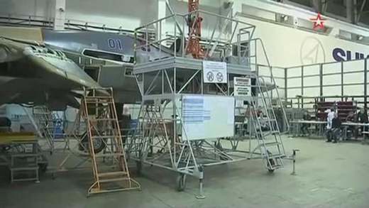 Các nhà phân tích quân sự phương Tây đã nhiều lần nhấn mạnh rằng, cảm biến tìm kiếm và theo dõi hồng ngoại lắp ở mũi Su-57 sẽ gây tổn hại nghiêm trọng đến khả năng tàng hình của nó. Nguồn ảnh: Pinterest.