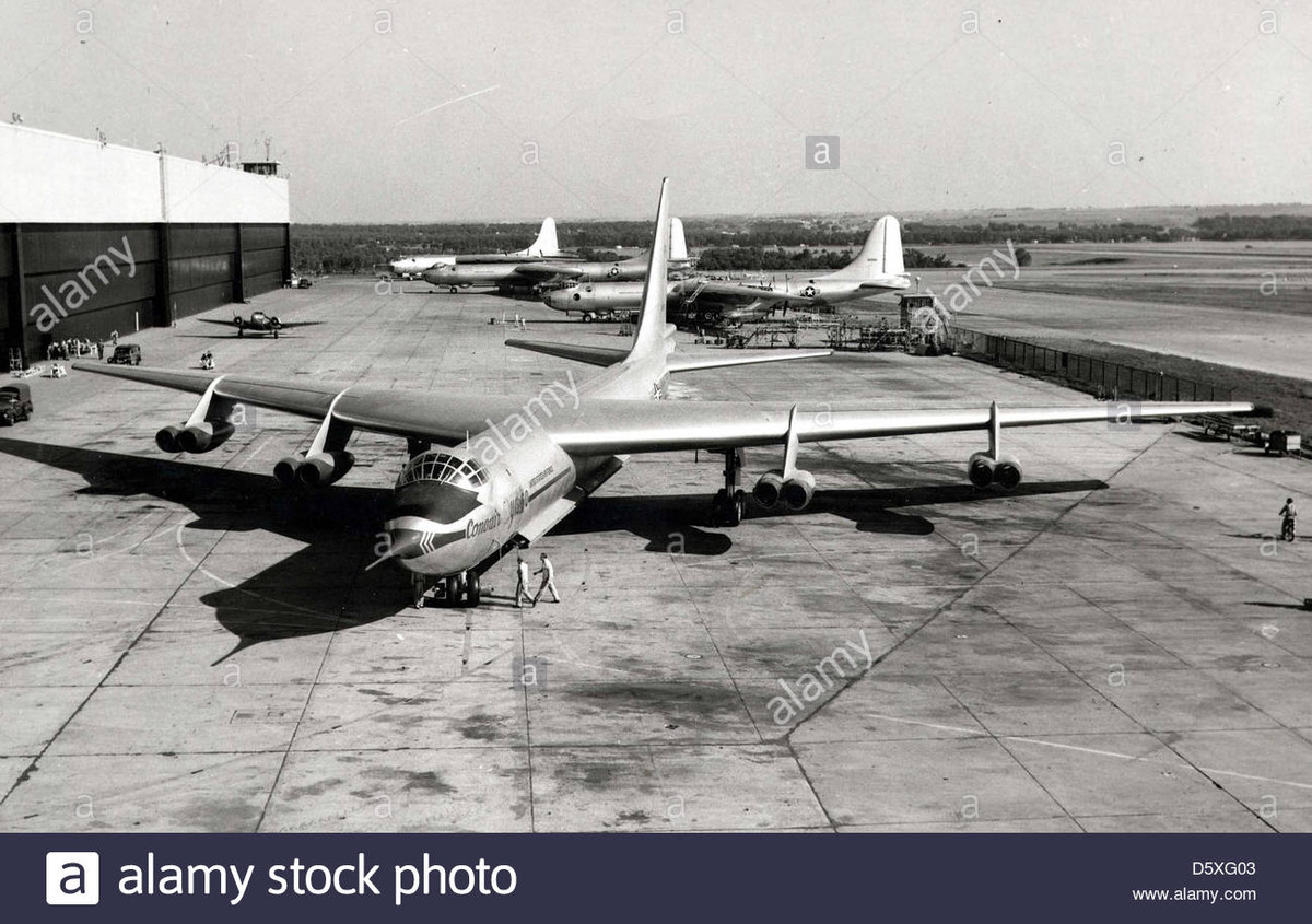 Kết quả là YB-60, một con "quái vật" dài 52 mét, sử dụng 8 động cơ phản lực J57. Hai nguyên mẫu đã cất cánh chuyến bay đầu tiên vào tháng 4/1952; YB-60 có thể bay liên tục 4.700 km, với tốc độ trung bình 750 km/h với trọng lượng bom mang theo 36 tấn. Nguồn ảnh: Warhistory.