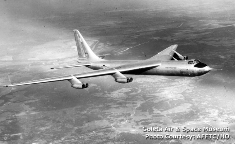 Hãng chế tạo máy bay Convair đã tiên phong chế tạo loại máy bay ném bom như vậy, trên nền tảng cải tiến máy bay ném bom sử dụng động cơ pít-tông B-36 của Không quân Mỹ và Convair cho rằng, chỉ cần thay động cơ phản lực cho B-36, là đủ để tạo ra một "siêu" máy bay ném bom chiến lược mới. Nguồn ảnh: Warhistory.